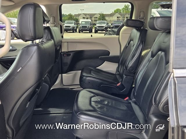 Used 2022 Black Chrysler Touring L image 6