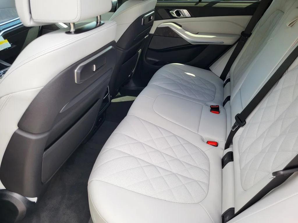 New 2026 Skyscraper Grey Metallic BMW xDrive50e image 22