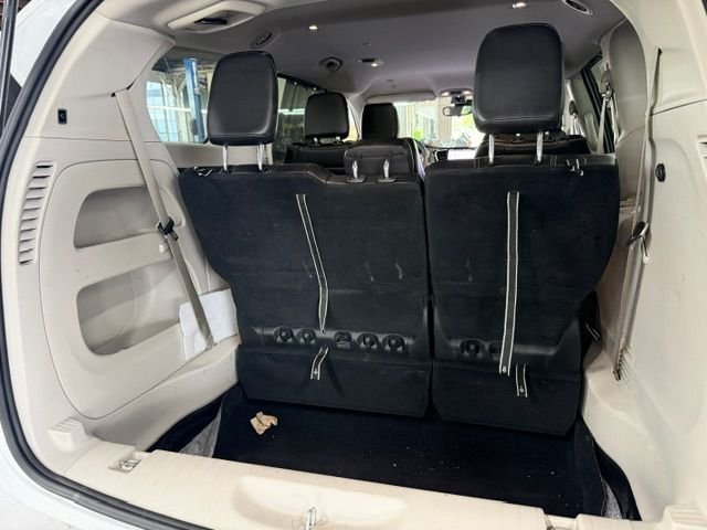 Used 2024 White Chrysler Touring L image 10