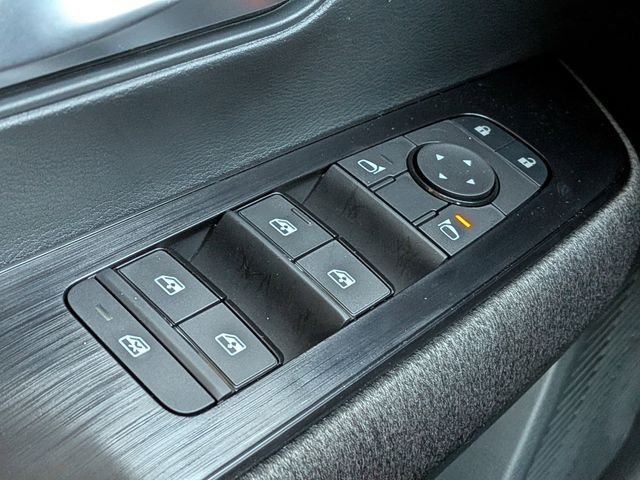 New 2026 Canyon Bronze Metallic Nissan SV image 21