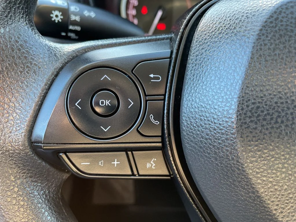 2023 Toyota RAV4 XLE - Photo 16