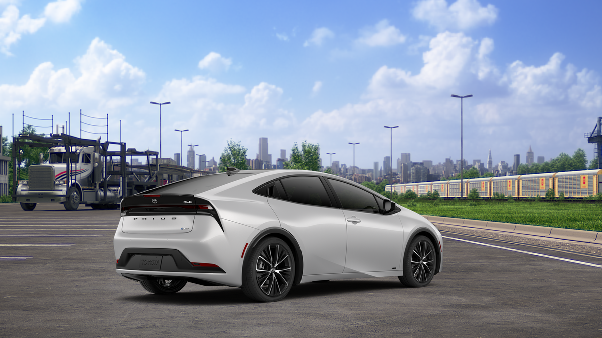 New 2027 Cutting Edge Toyota XLE AWD image 10