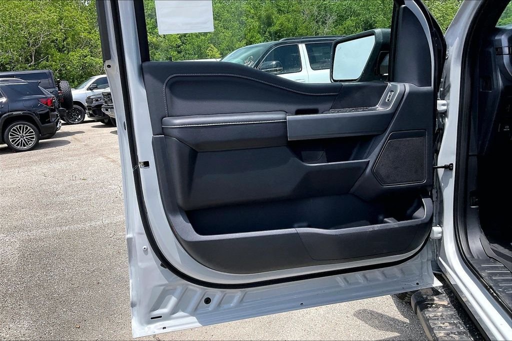 New 2026 Avalanche Ford XLT image 13