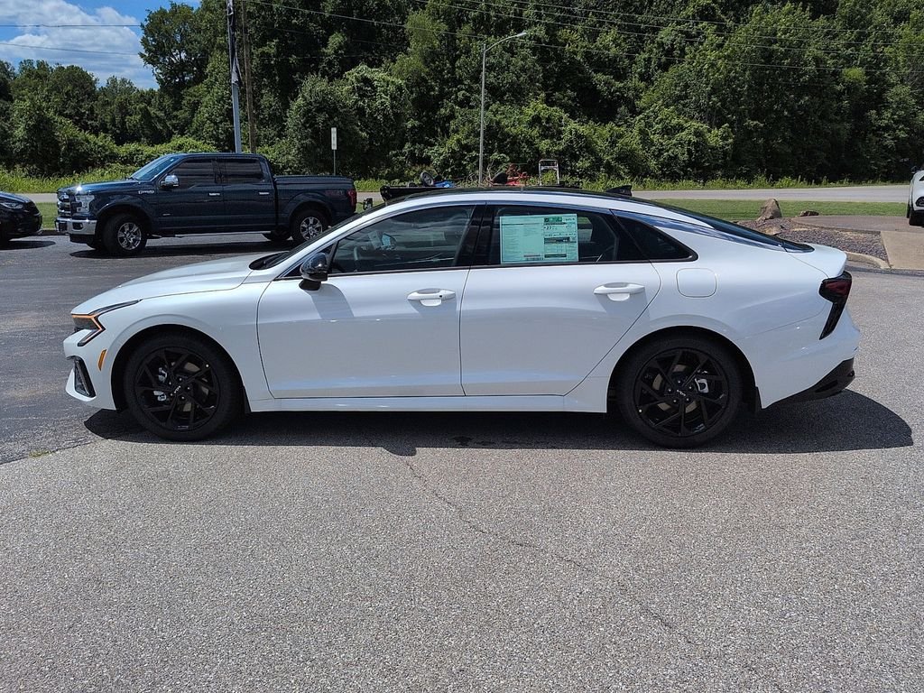 New 2026 Snow White Pearl Kia GT-Line AWD image 4