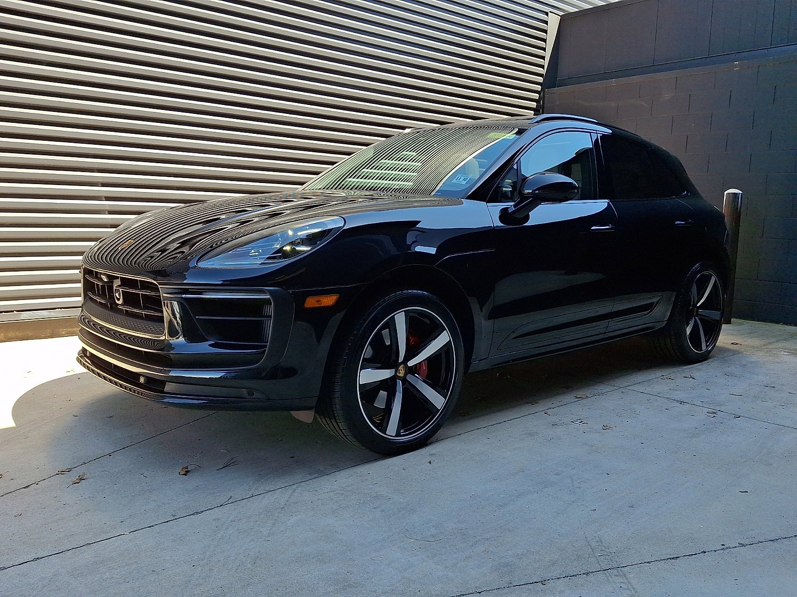 2025 Porsche Macan S's photo
