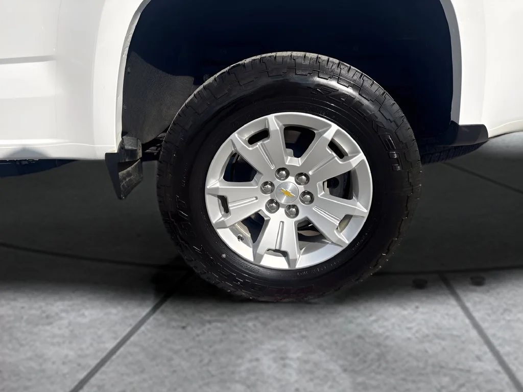 Used 2022 White Chevrolet LT image 29