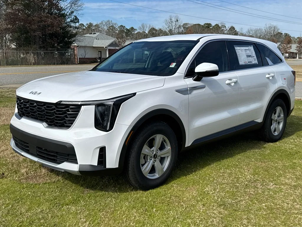 New 2026 Glacial White Pearl Kia LX image 7