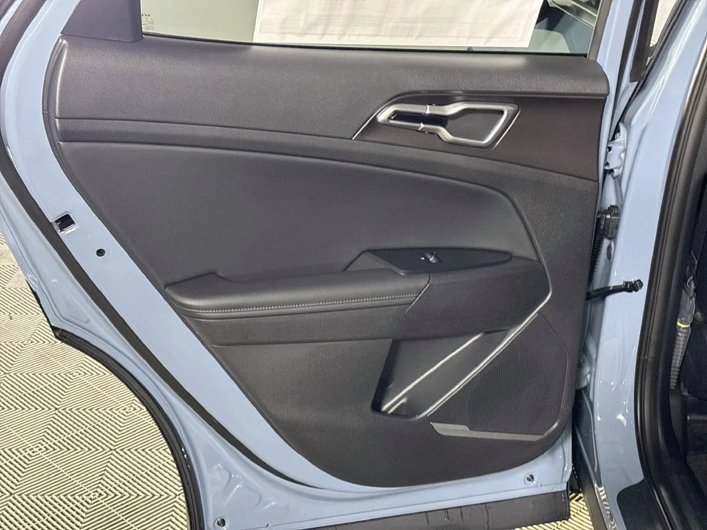 New 2027 Heritage Blue Kia EX image 19