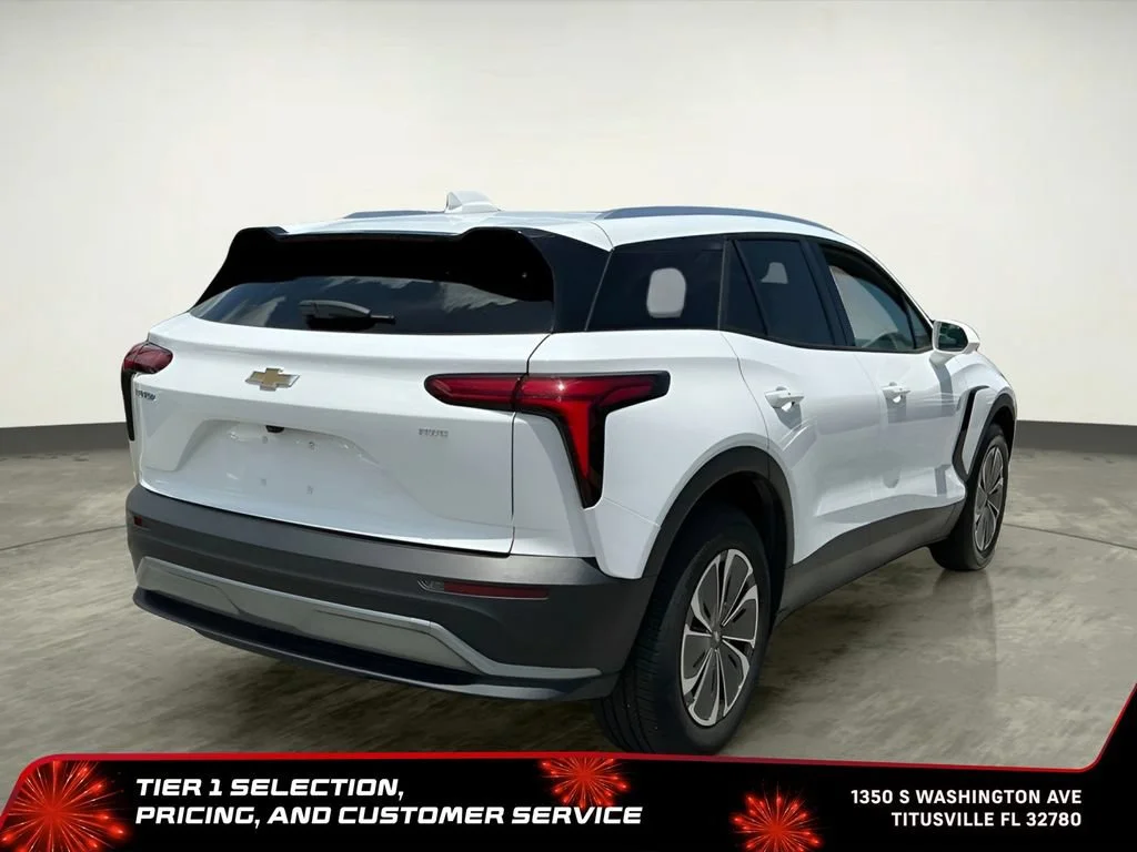 Used 2025 Summit White Chevrolet LT image 8