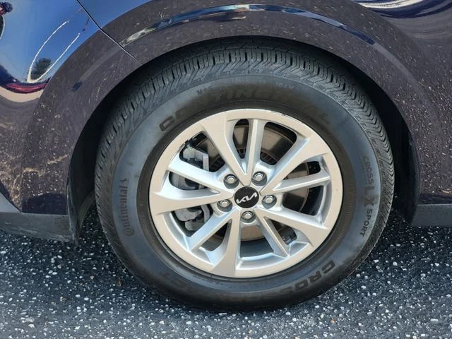 Used 2022 Blue Kia LXS image 8