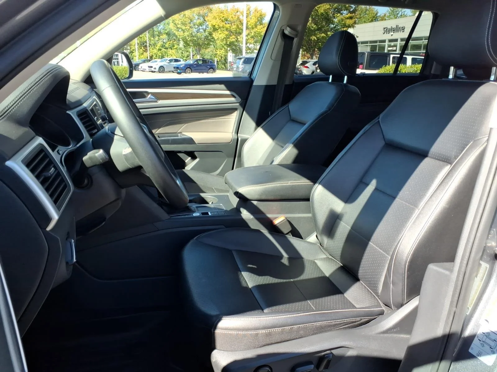 Used 2021 Platinum Gray Metallic Volkswagen 2.0T SE image 18