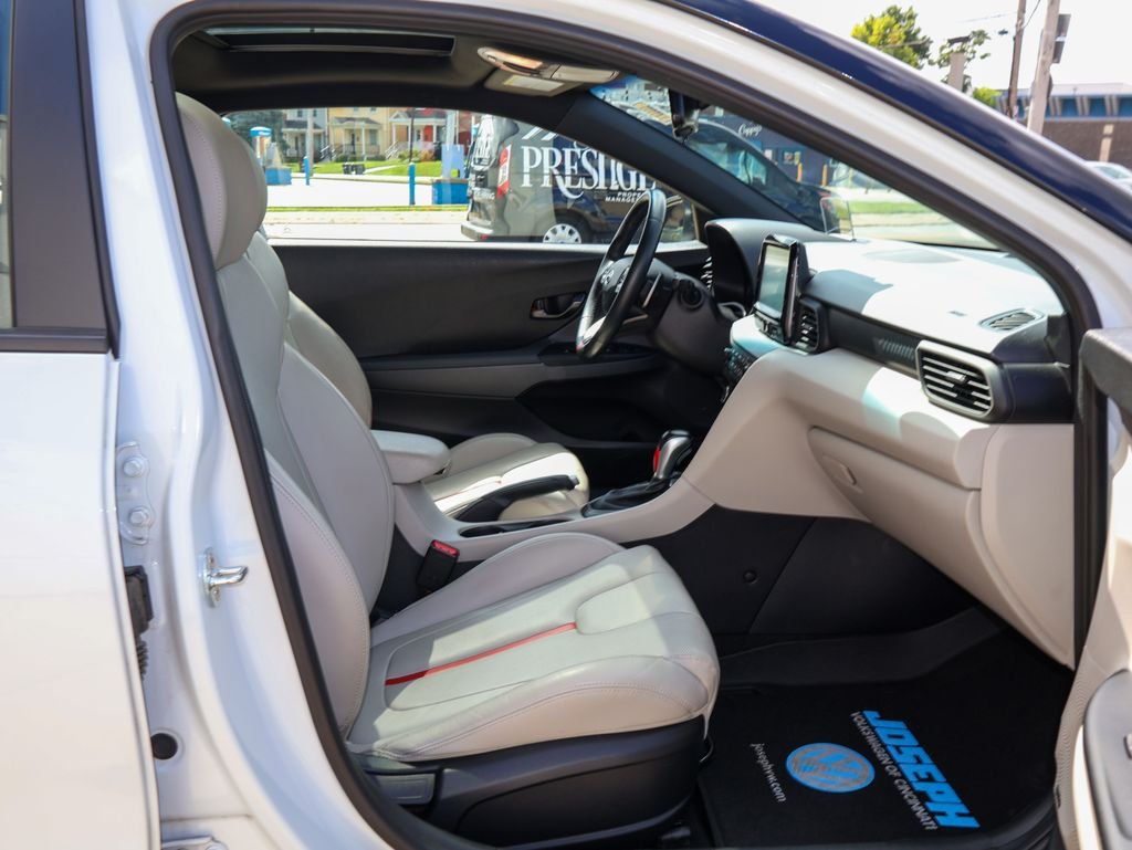 Used 2020 White Hyundai Turbo Ultimate image 30