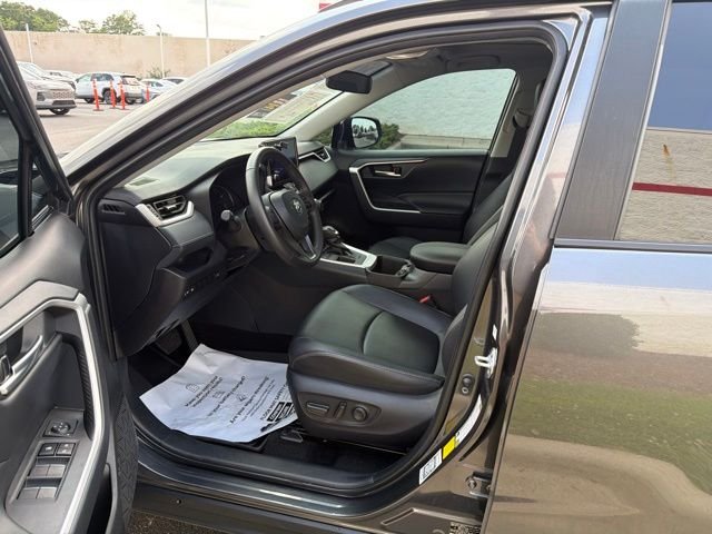 Used 2024 Gray Toyota XLE Premium image 27