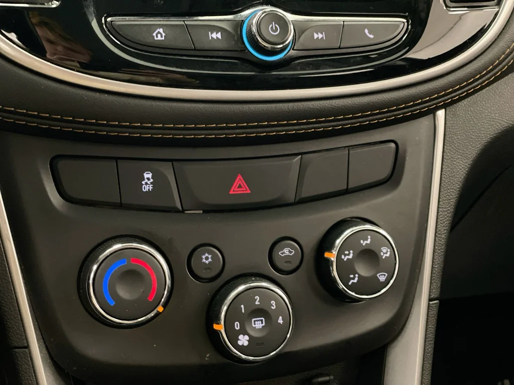 Used 2022 GRAY Chevrolet LT image 18