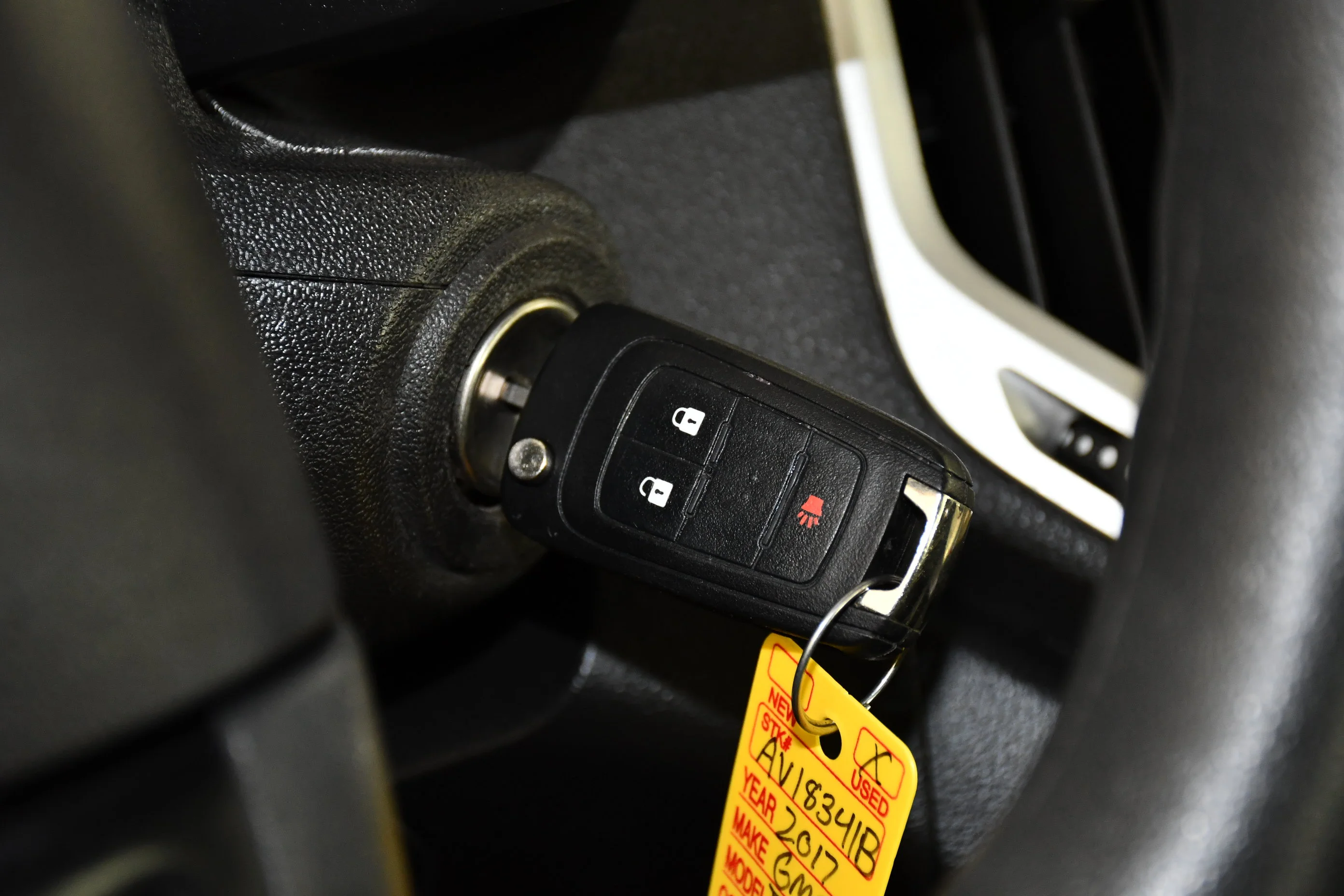 Used 2017 Onyx Black GMC SLE image 24