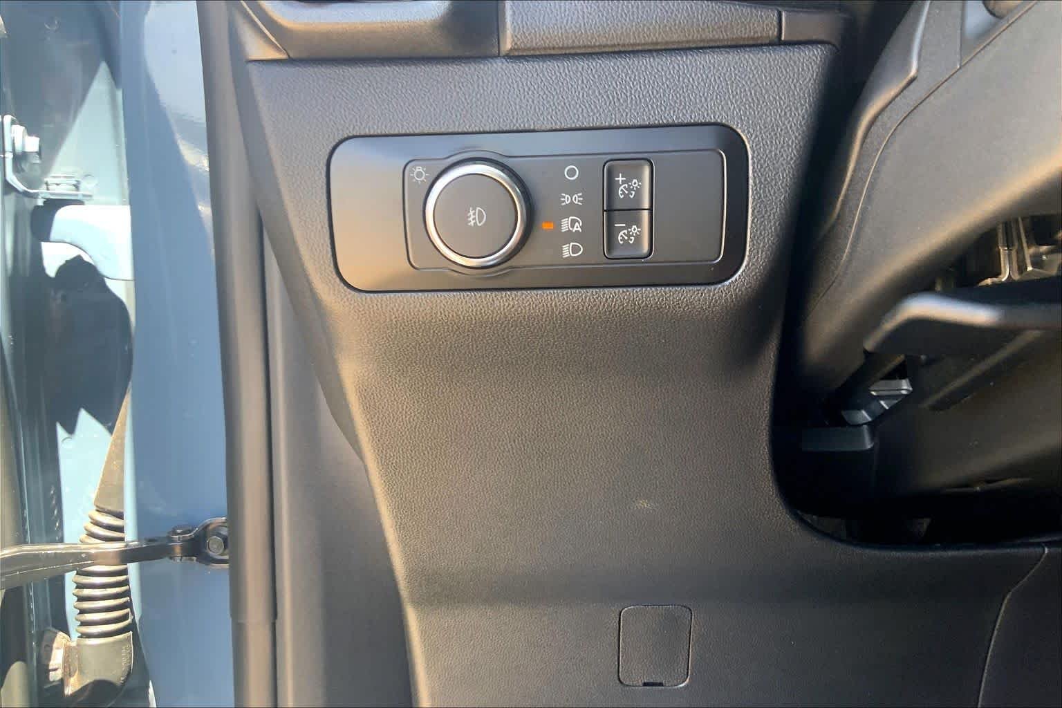 New 2026 Azure Gray Metallic Tri-Coat Ford Outer Banks® image 20