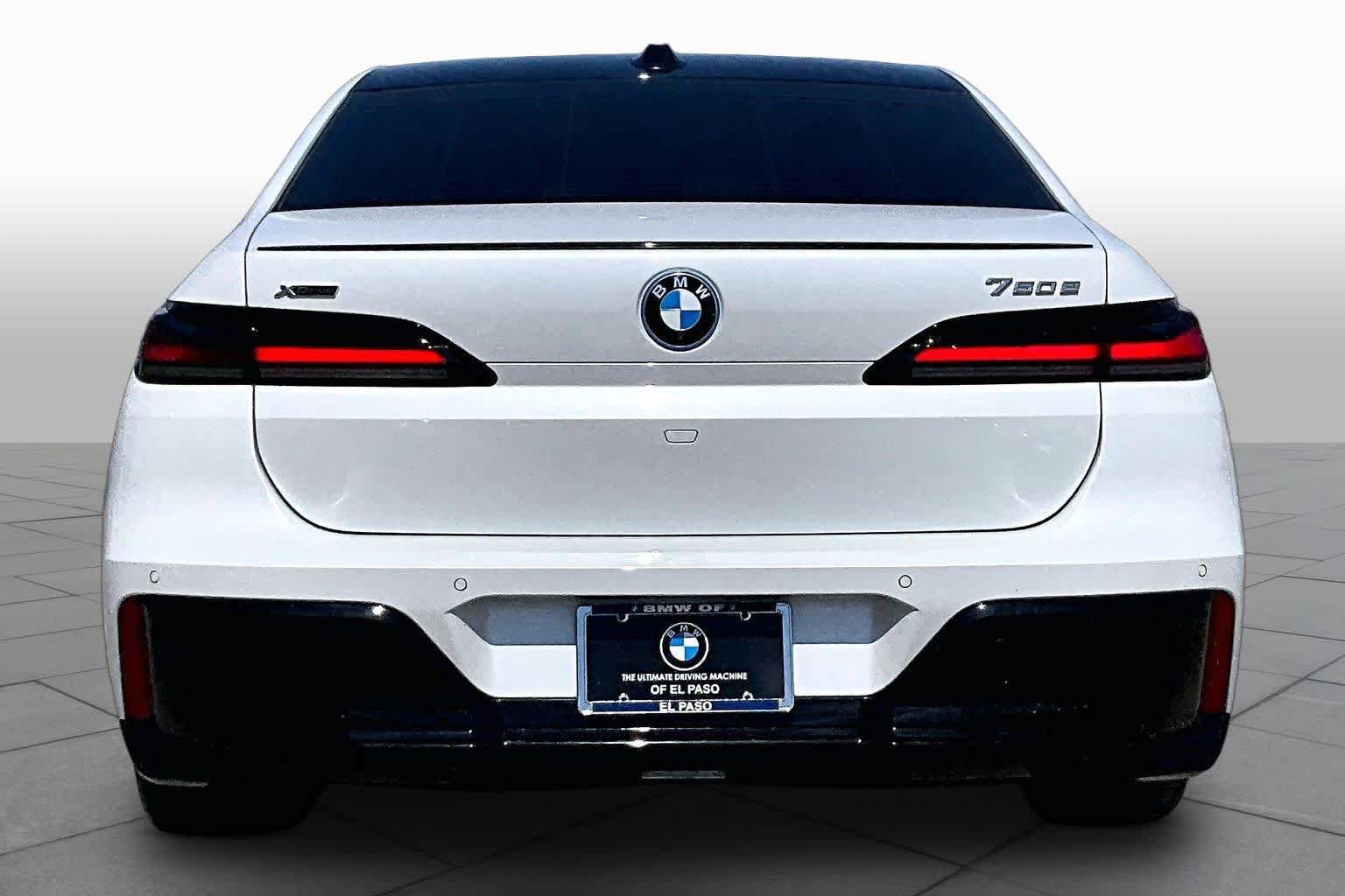 Used 2025 Mineral White Metallic BMW 750e xDrive image 4