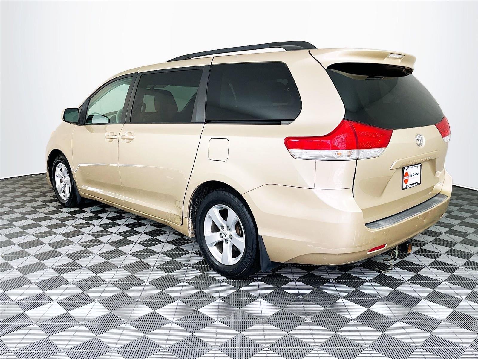 Used 2011 Sandy Beach Metallic Toyota LE image 6