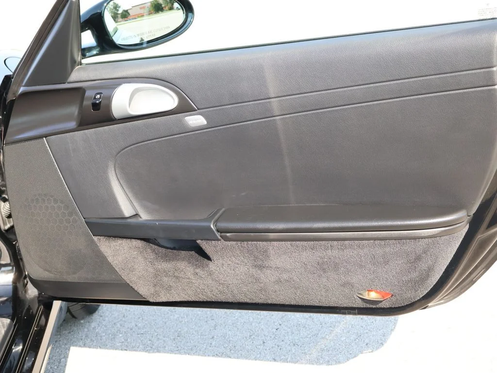 Used 2007  Porsche Base image 16