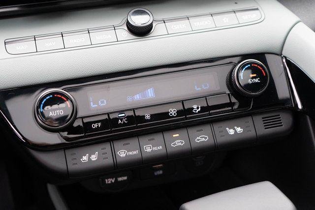 2025 Hyundai Elantra Limited - Photo 21