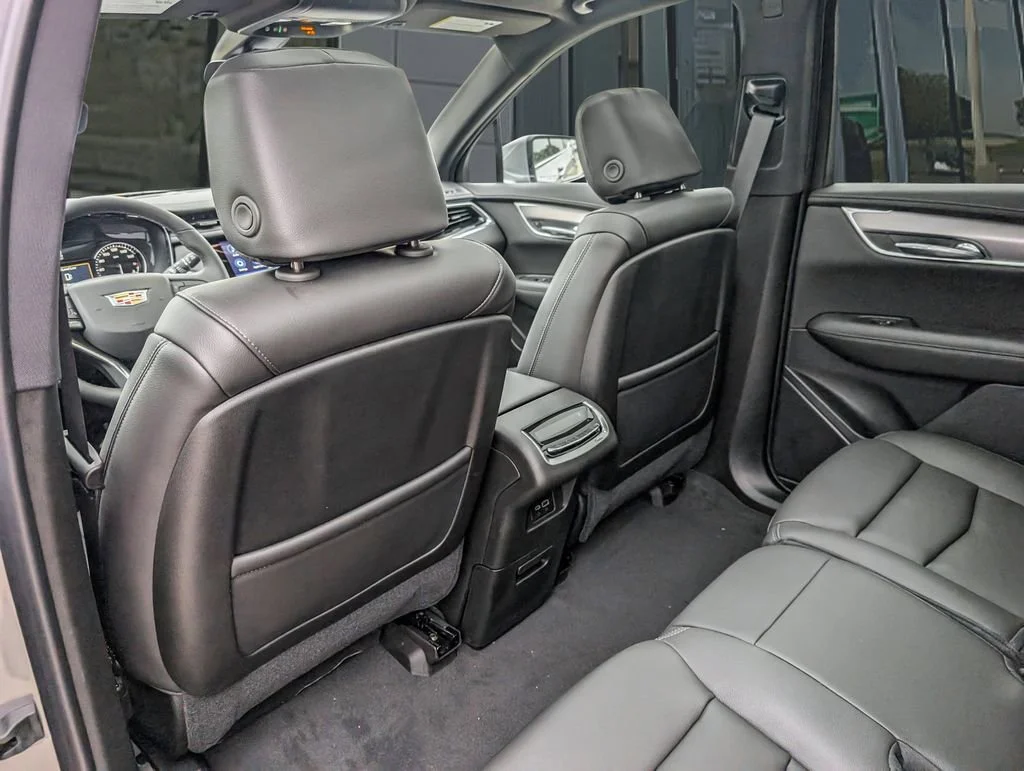 2025 Cadillac XT6 Luxury - Photo 16