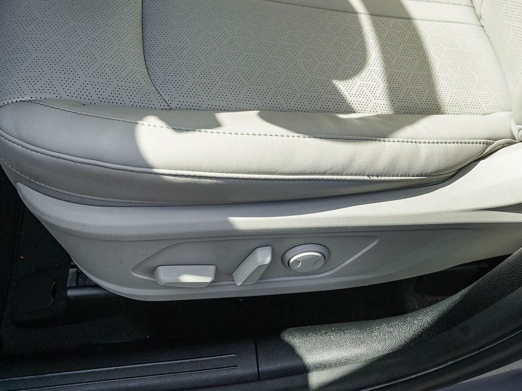 Used 2021 Silver Kia SX image 20