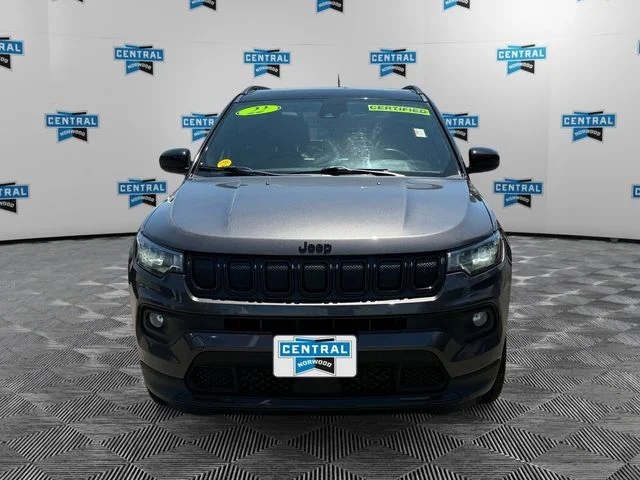Used 2022 Gray Jeep Latitude image 8