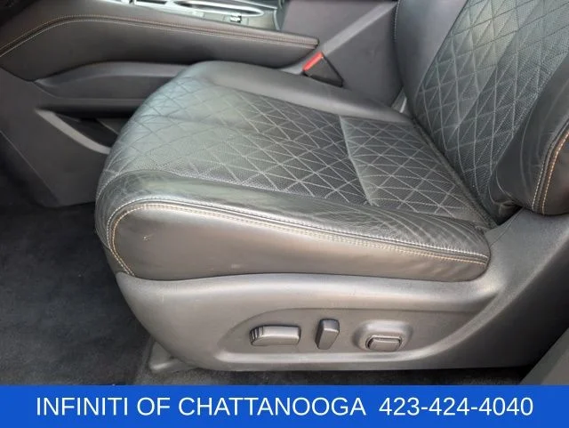Used 2023 Red Nissan Platinum image 20