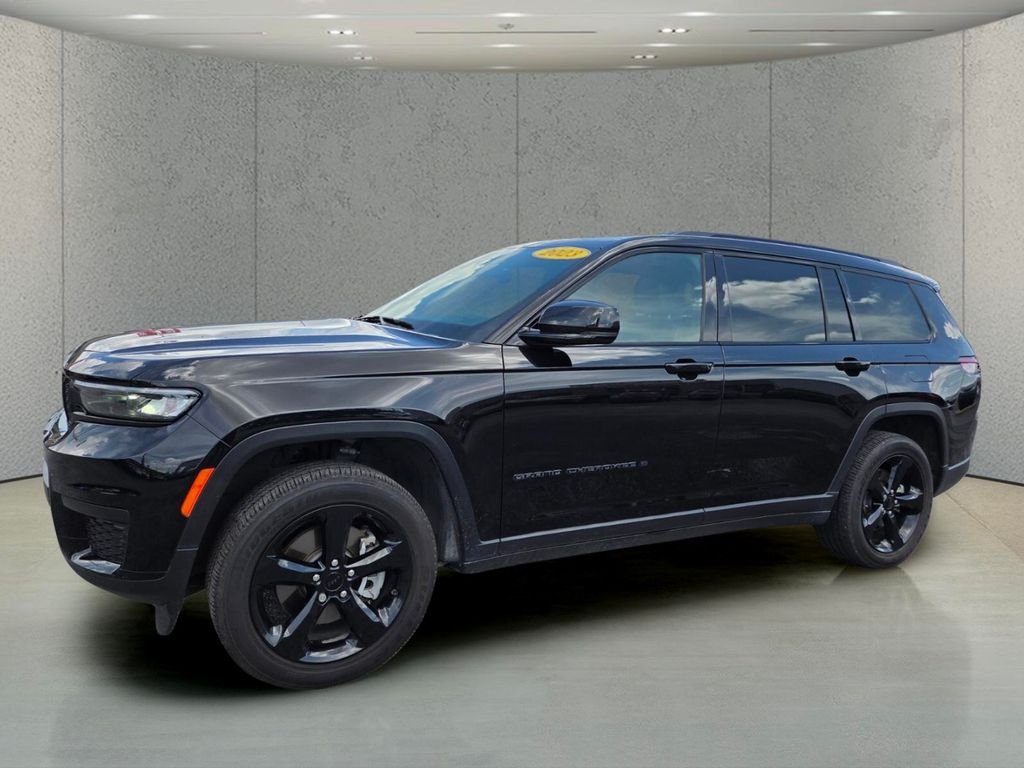 Used 2023 Black Jeep Altitude image 1