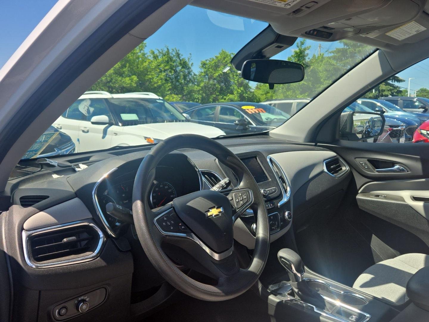 Used 2022 Summit White Chevrolet LS image 3