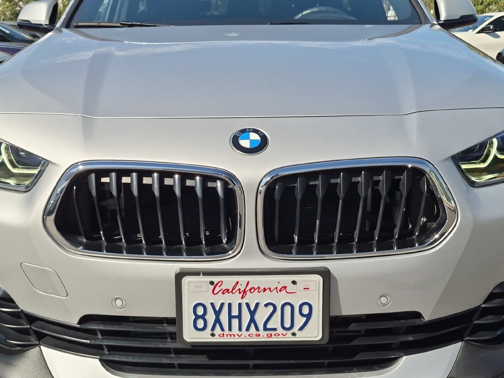Used 2022 Silver BMW sDrive28i image 37