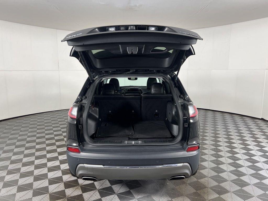 Used 2020 Diamond Black Crystal Pearlcoa Jeep Limited image 26