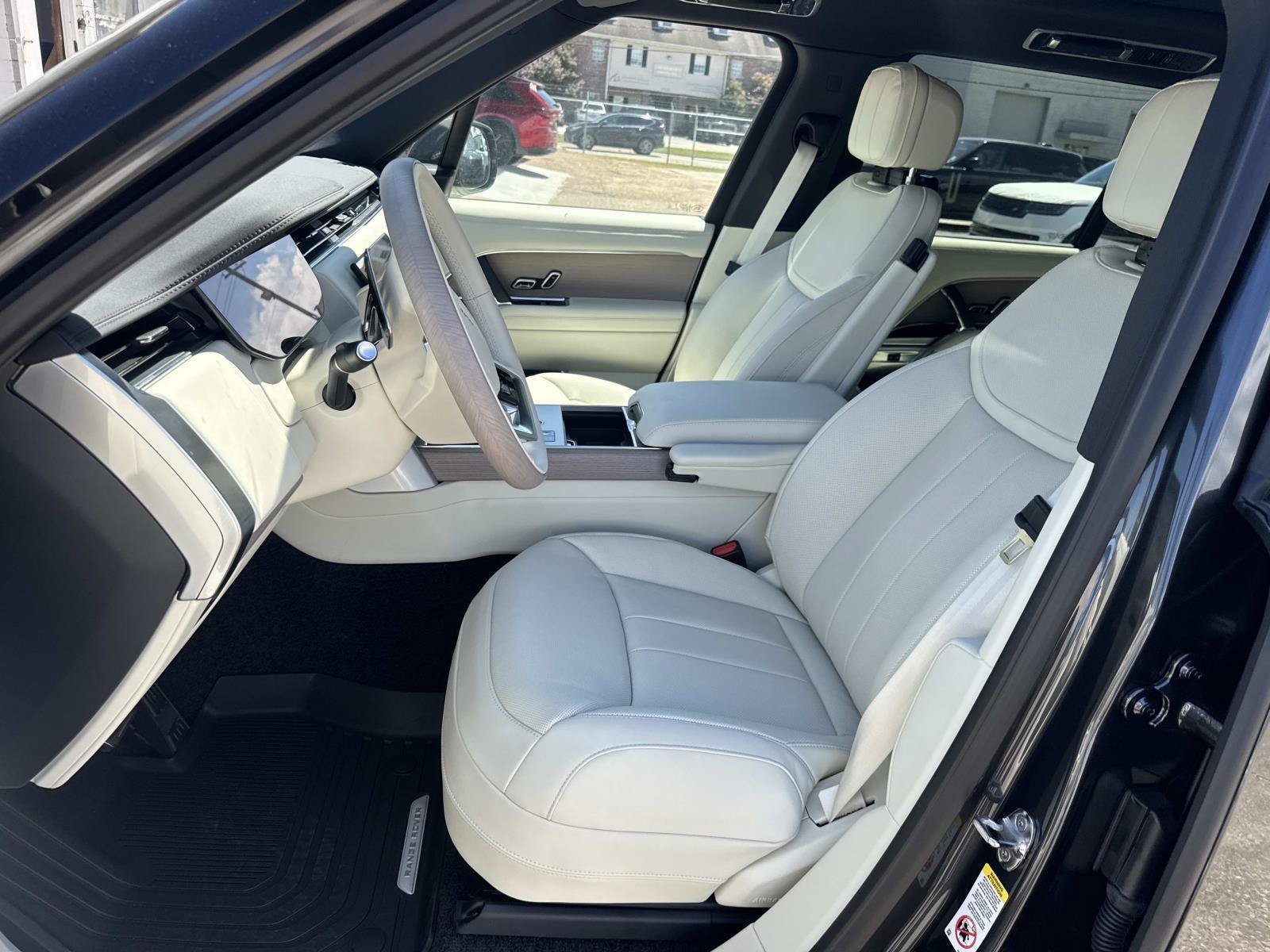 New 2026 Carpathian Grey LAND ROVER SE 7 Seats image 10