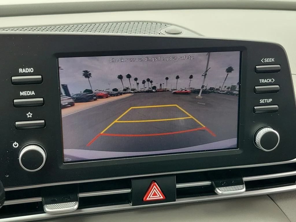 Used 2023 Fluid Metal Hyundai SE image 11
