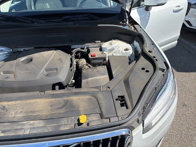 Used 2021 White Volvo T5 Momentum image 15