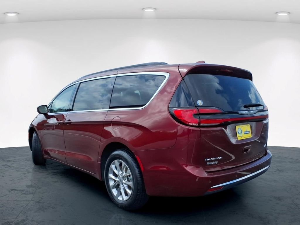 Used 2022 Red Chrysler Touring L image 14
