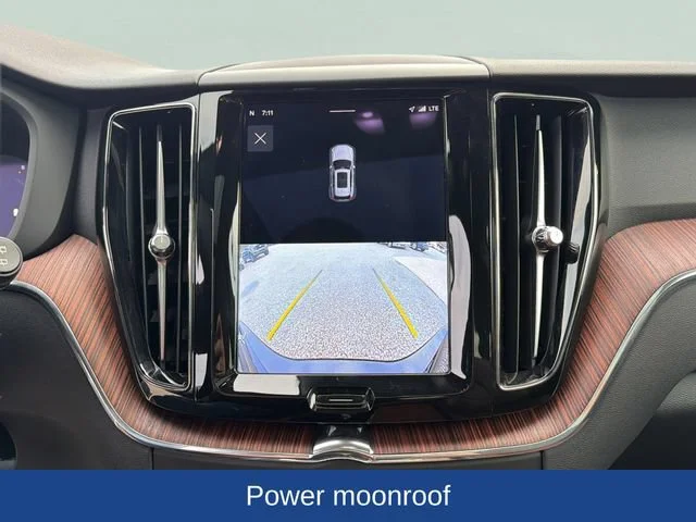Used 2023  Volvo Plus Bright Theme image 11