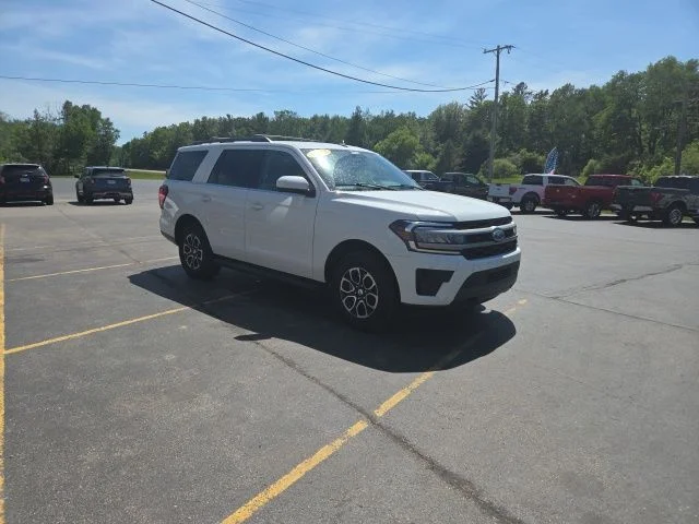 Used 2023 Oxford White Ford XLT image 3