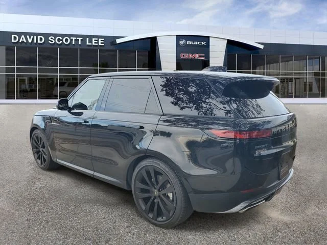 Used 2025 Black Land Rover SE image 3