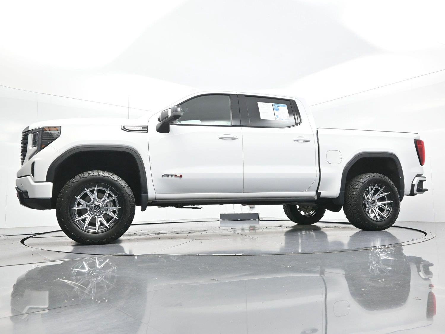 Used 2023 SUMMIT WHITE GMC AT4 image 51