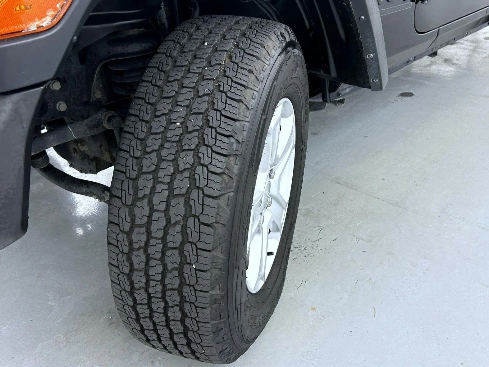 Used 2023 Black Jeep Sport S image 21