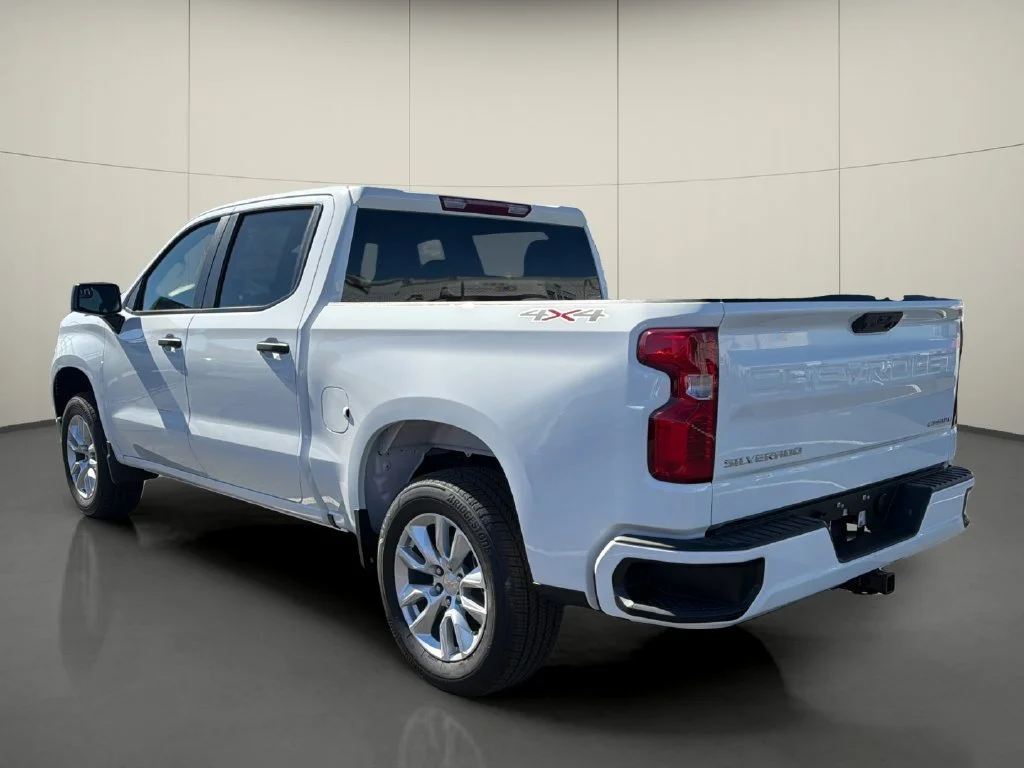New 2026 Summit White Chevrolet Custom image 5