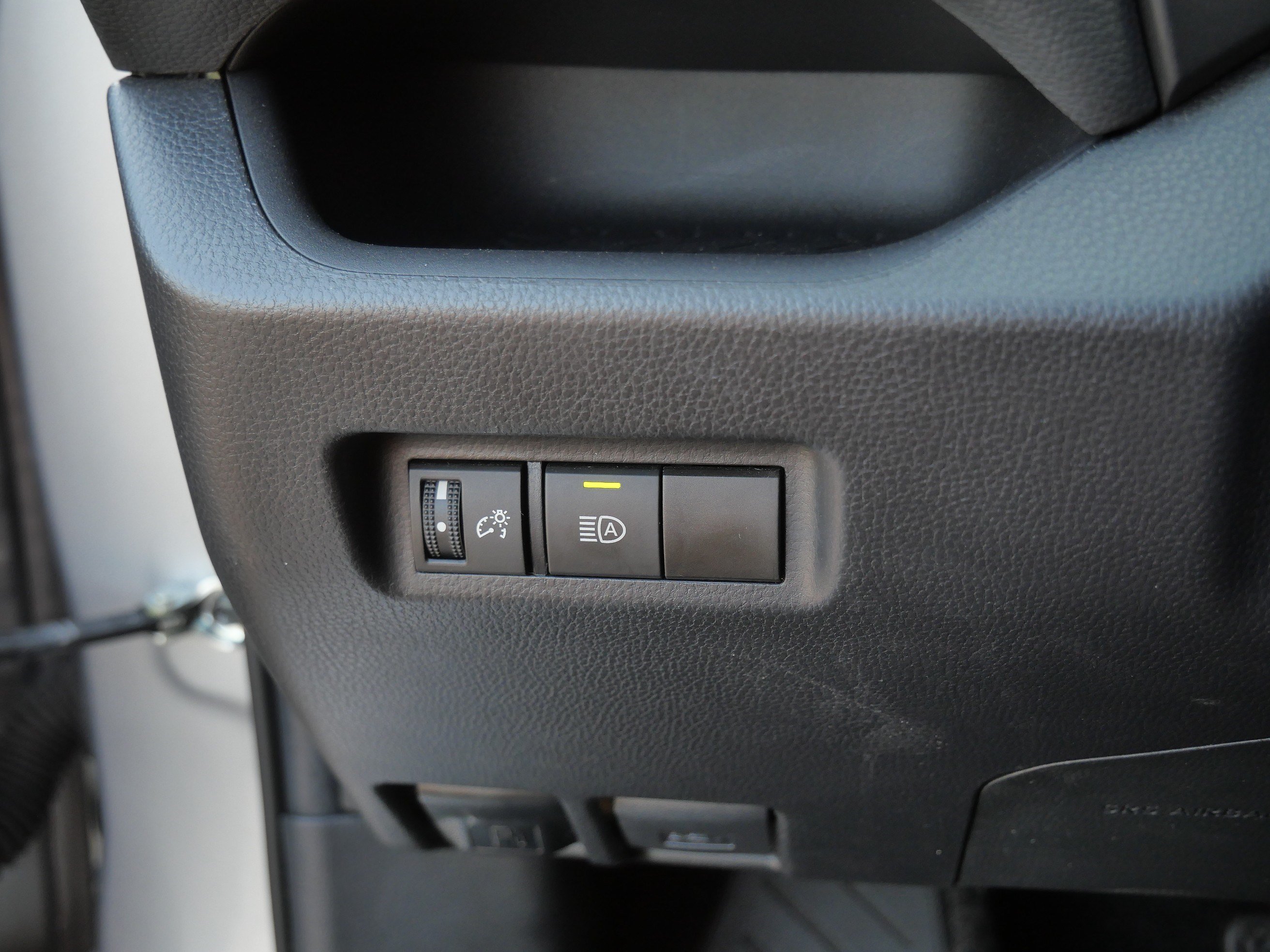 2024 Toyota RAV4 XLE - Photo 26