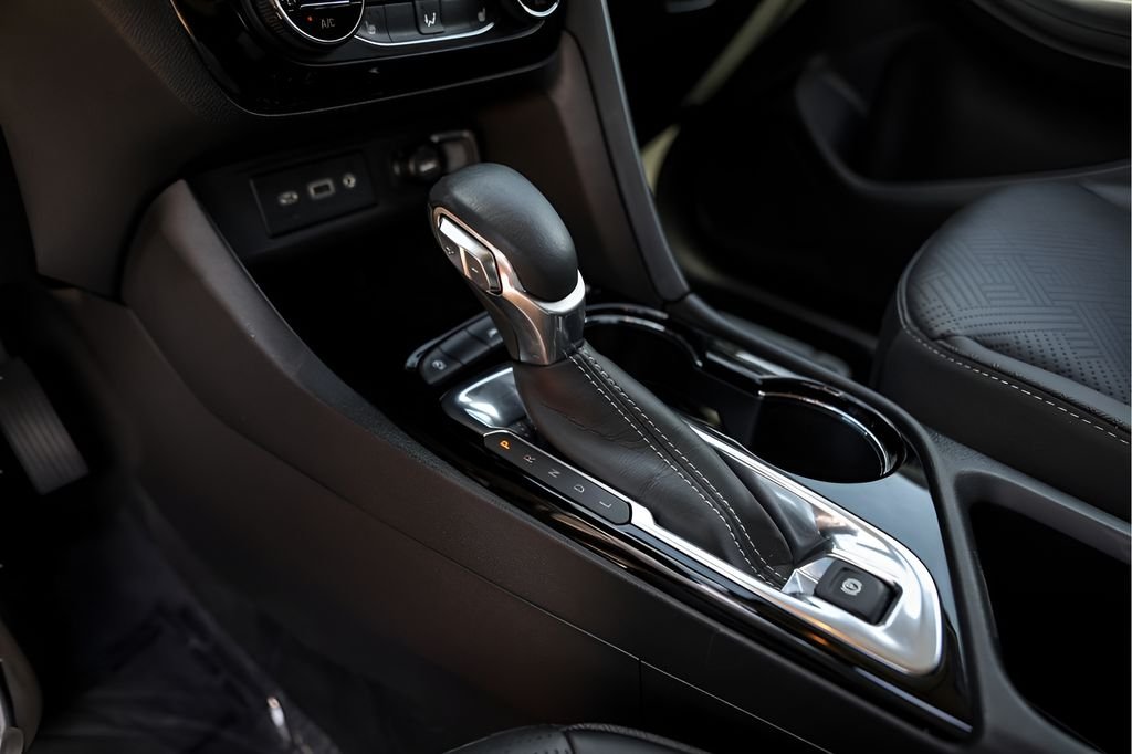 Used 2023 Black Buick Essence image 23