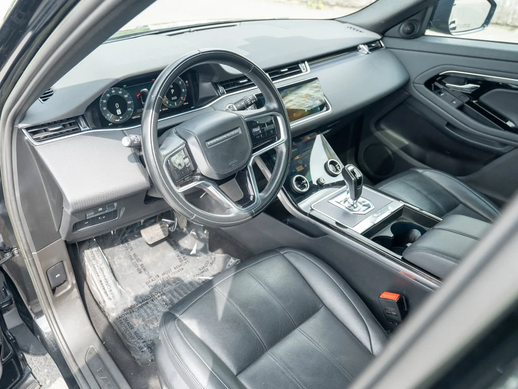 Used 2023 Black Land Rover S image 11