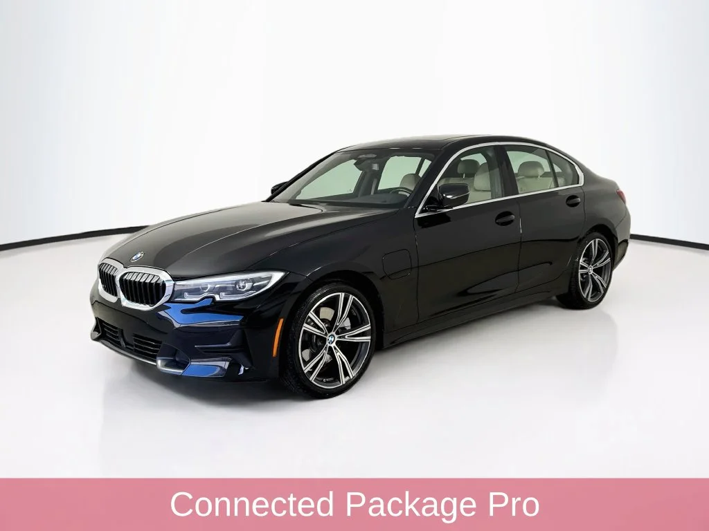 Used 2021 Black BMW 330e xDrive image 3