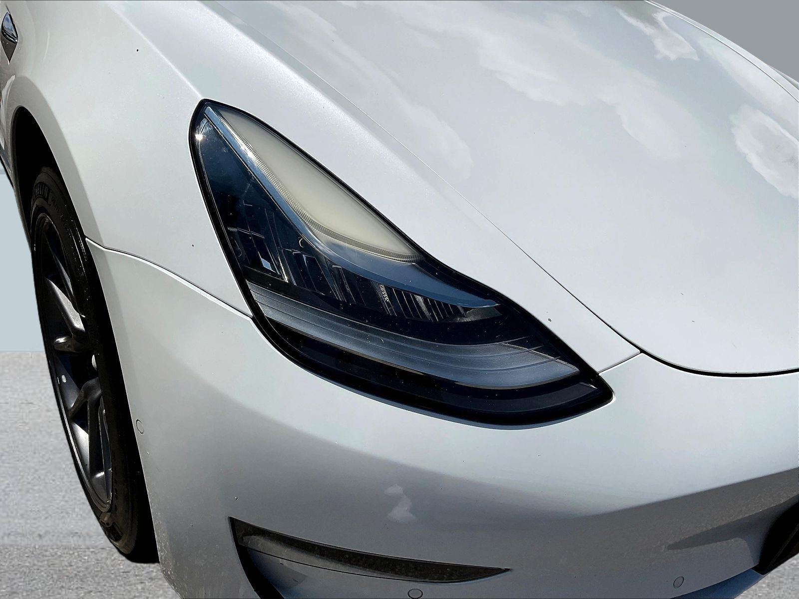 Used 2018 White Tesla Long Range image 32