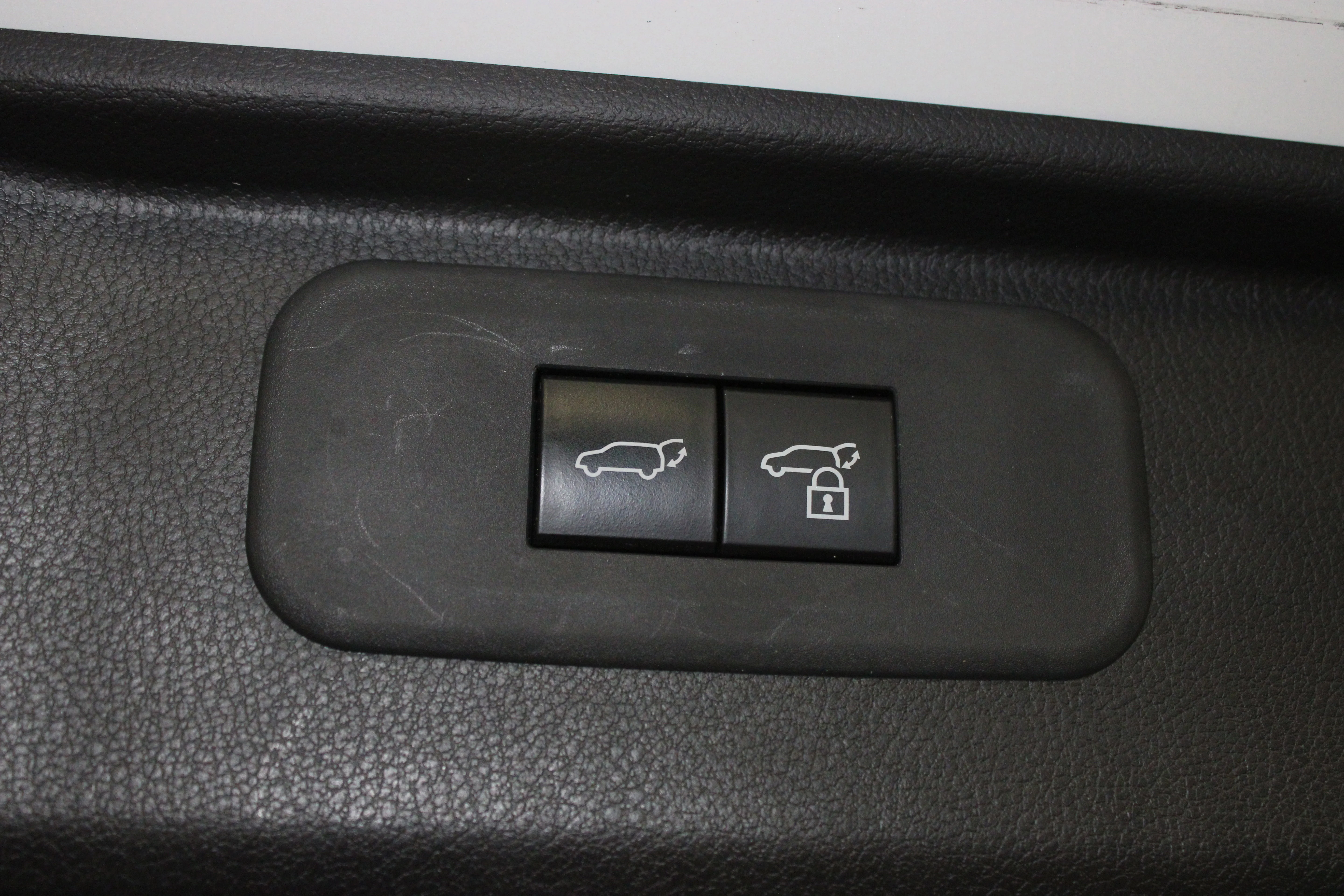 Used 2024 Pearl Toyota Platinum image 15