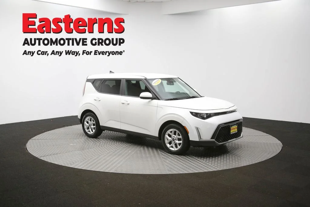 Used 2023 White Kia LX image 46