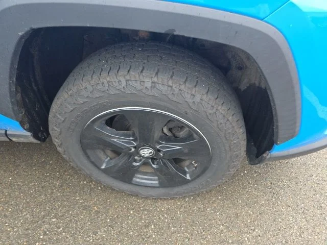 Used 2020 Blue Toyota LE image 5